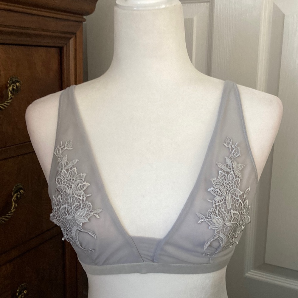 gray lace bra
